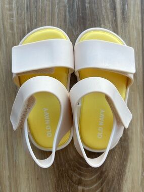 Old Navy Toddler's Cream Slide Sandals with Back Strap, Size 5, Worn a Few Times